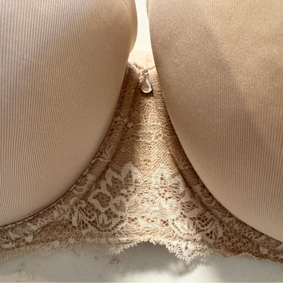 Torrid 40DDD Nude Underwire Strapless Bra Lace Detail - Picture 4 of 11
